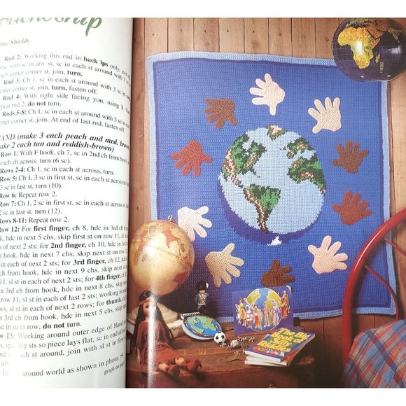 Crochet Private Collection ©1999 The Needlecraft Shop Donna Robertson Ed Pattern - Picture 8 of 12